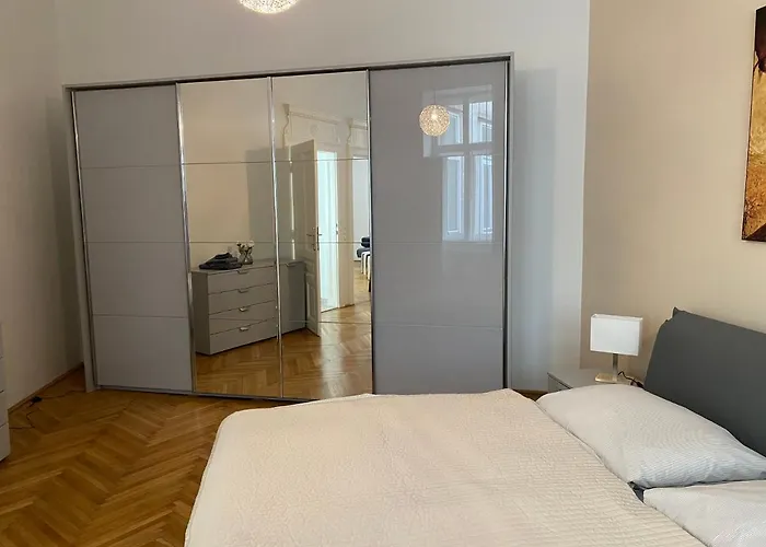 Mq * Wien